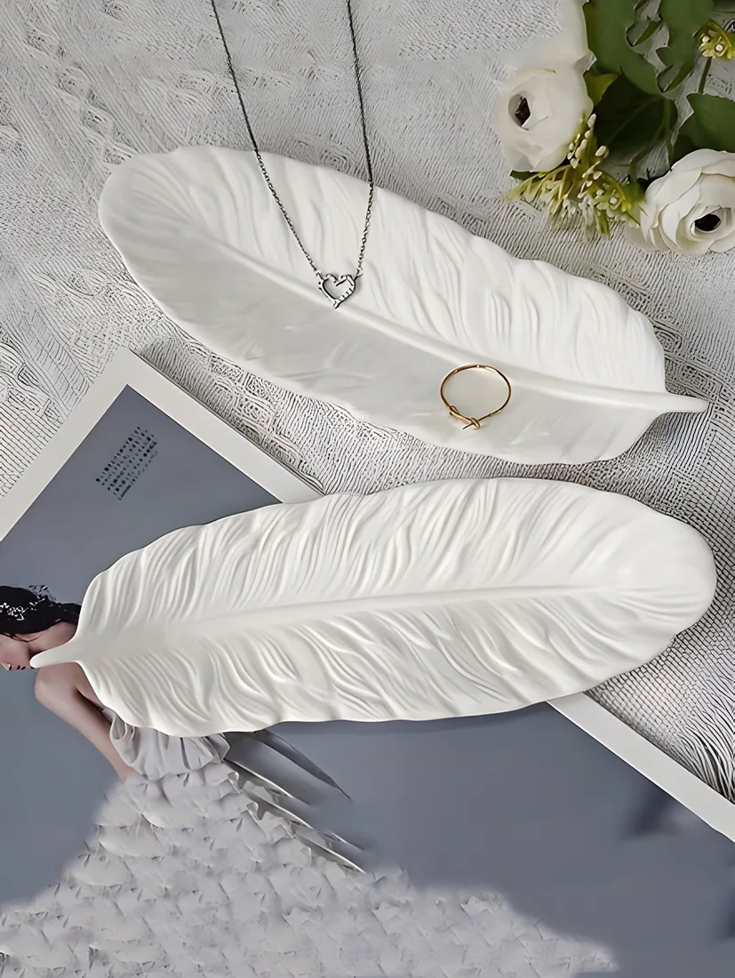 Leaf Tray, feather leaf concrete jewellery trays
